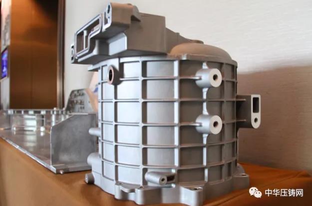 廣東鴻特?cái)y蓄電池前后側(cè)板結(jié)構(gòu)件及NDE電機(jī)外殼壓鑄件亮相采購會(huì)！